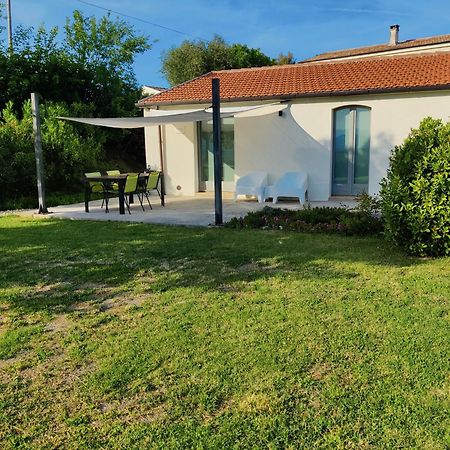Rustico Del Bozzo Hostal Castelleone di Suasa Exterior foto