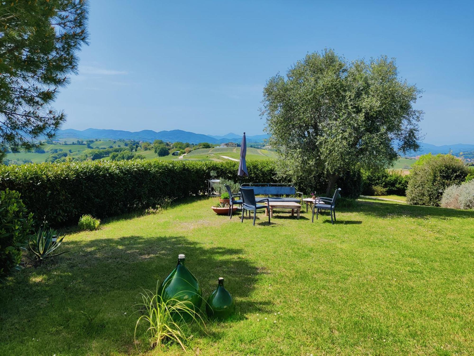 Rustico Del Bozzo Hostal Castelleone di Suasa Exterior foto