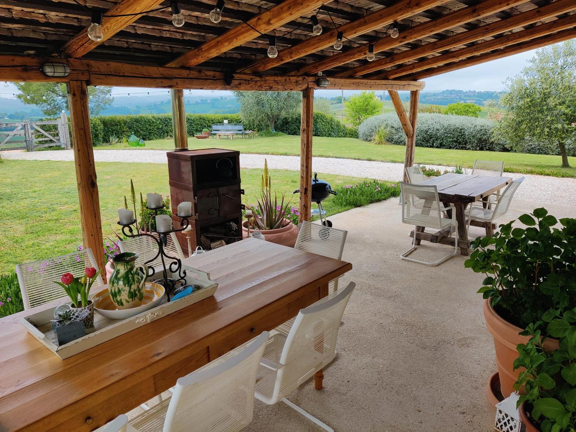 Rustico Del Bozzo Hostal Castelleone di Suasa Exterior foto