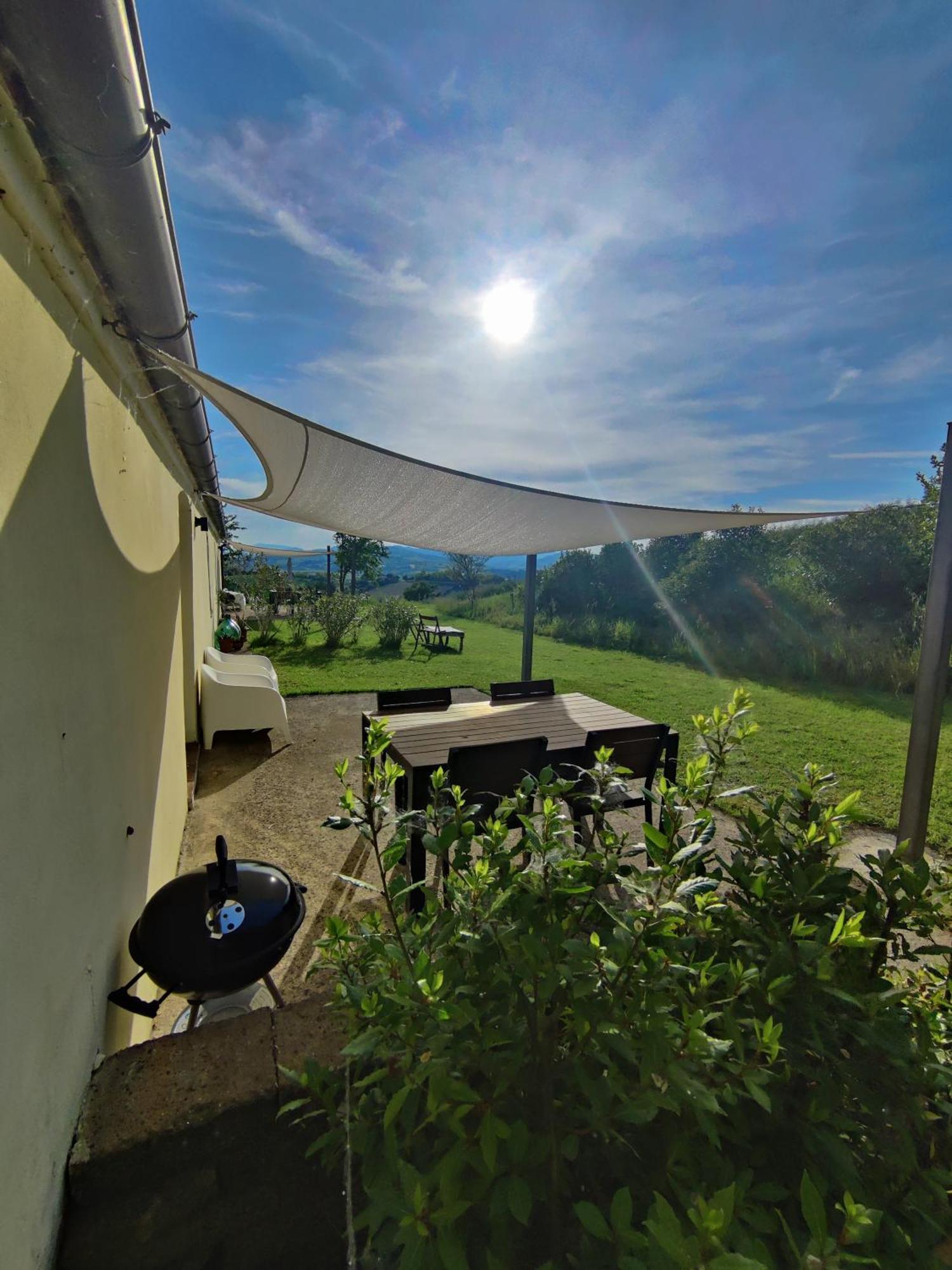 Rustico Del Bozzo Hostal Castelleone di Suasa Exterior foto