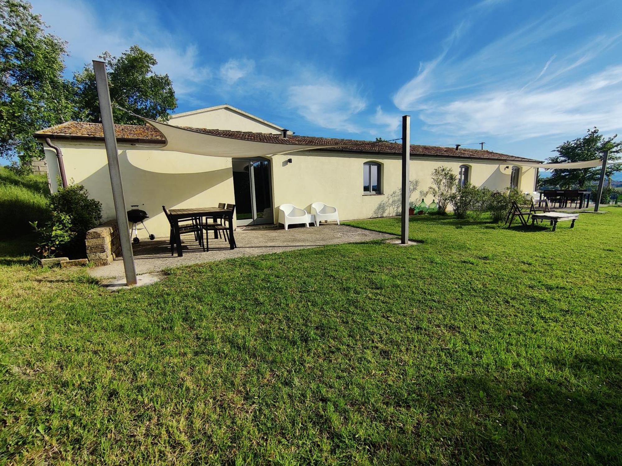 Rustico Del Bozzo Hostal Castelleone di Suasa Exterior foto